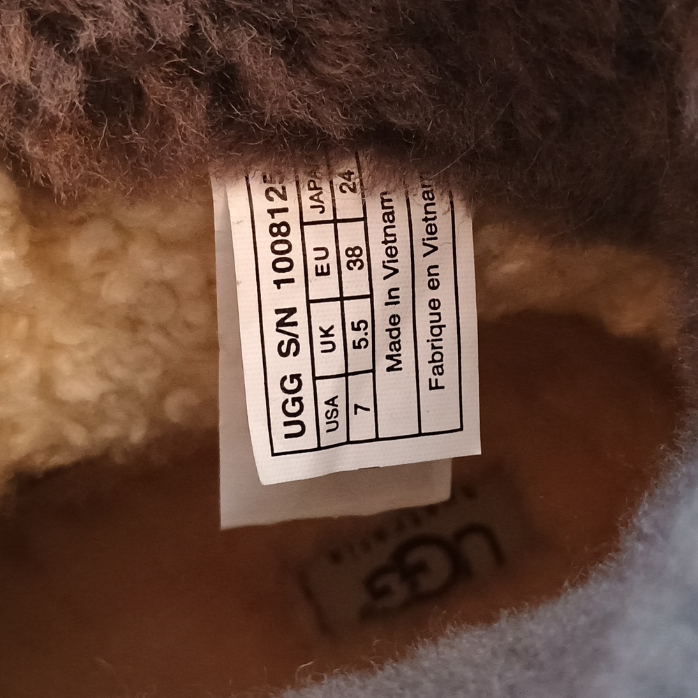 Woman's Size 7 UGG Ostrander Winter Black Waterproof Boots with Sheepskin Lining - Picture 6 of 12